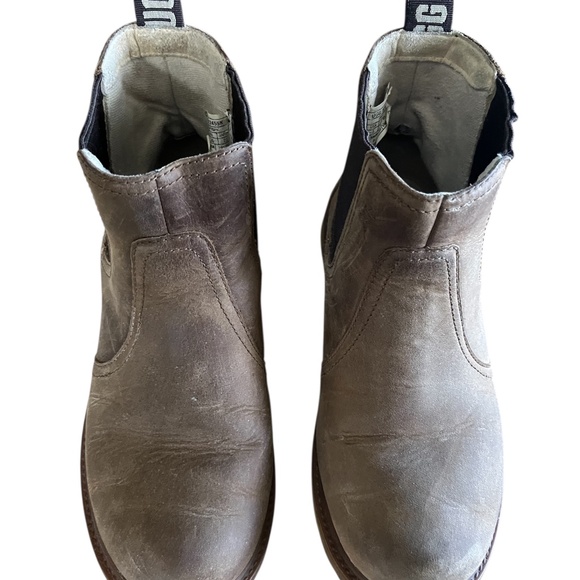 Ugg Chelsea boots for kids - Picture 1 of 7